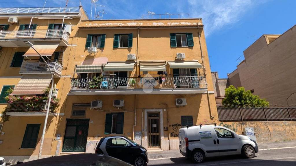 appartamento in vendita a Roma in zona Tuscolano