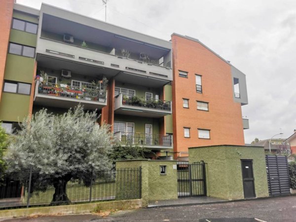 appartamento in vendita a Roma in zona Axa
