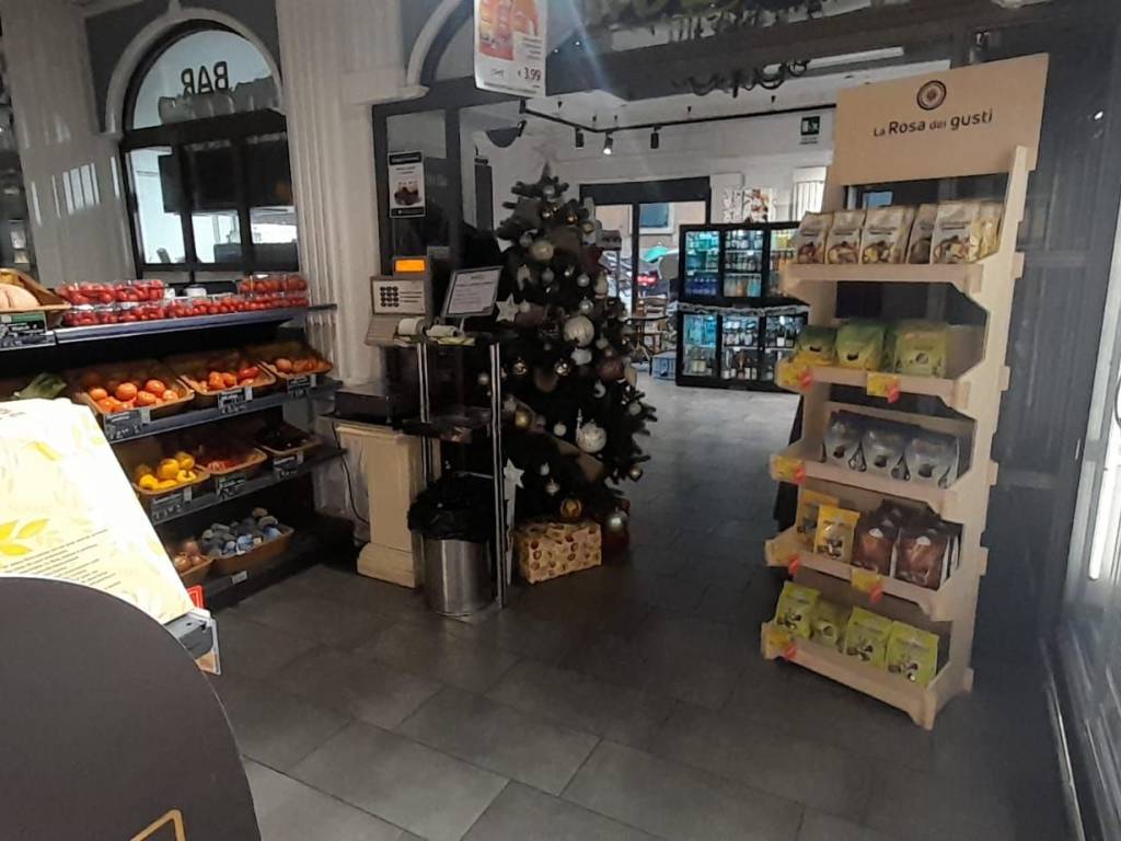 negozio in vendita a Roma in zona Rione Prati