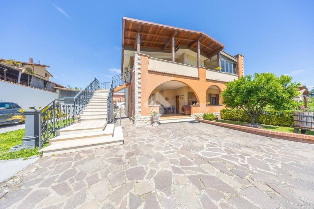 casa indipendente in vendita a Roma in zona Tor Vergata/Torrenova