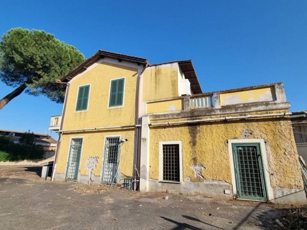 casa indipendente in vendita a Roma in zona Romanina