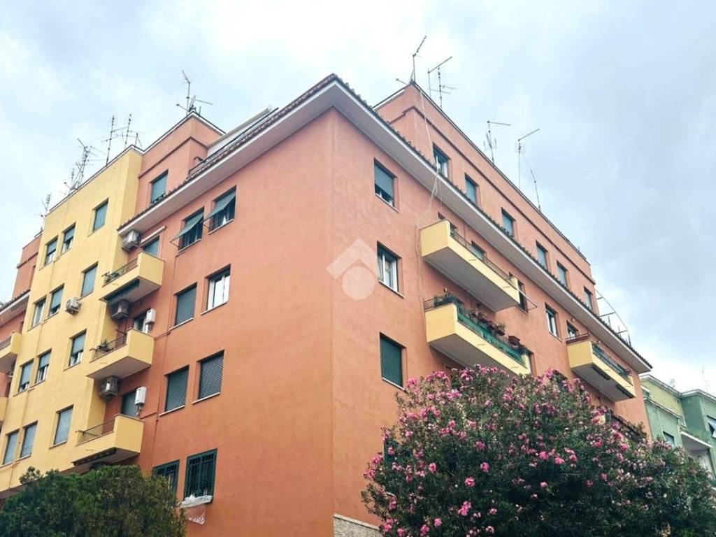 appartamento in vendita a Roma in zona Gianicolense
