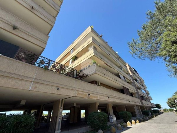 appartamento in vendita a Roma in zona Torre Angela