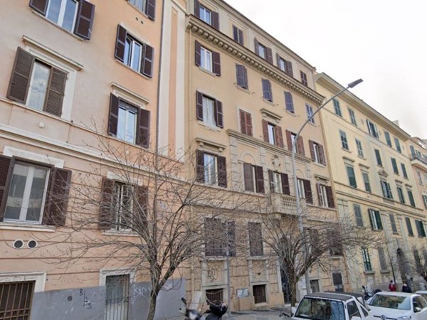 appartamento in vendita a Roma in zona Appio Latino