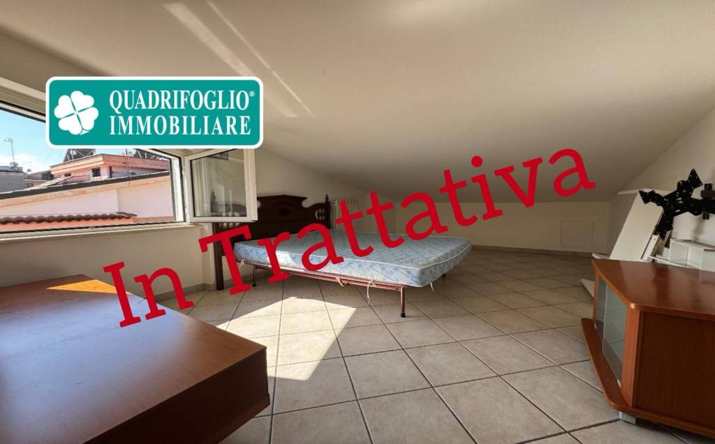 casa indipendente in vendita a Roma in zona Finocchio