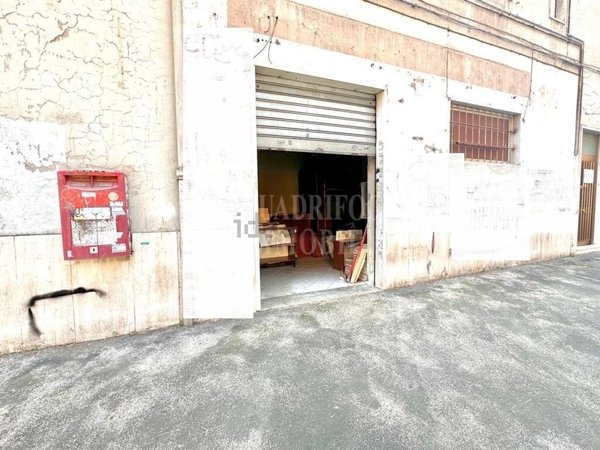 locale commerciale in vendita a Roma in zona Tiburtino