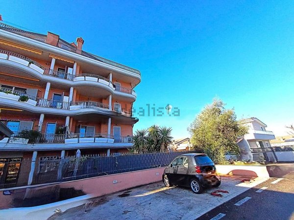 appartamento in vendita a Roma in zona Finocchio