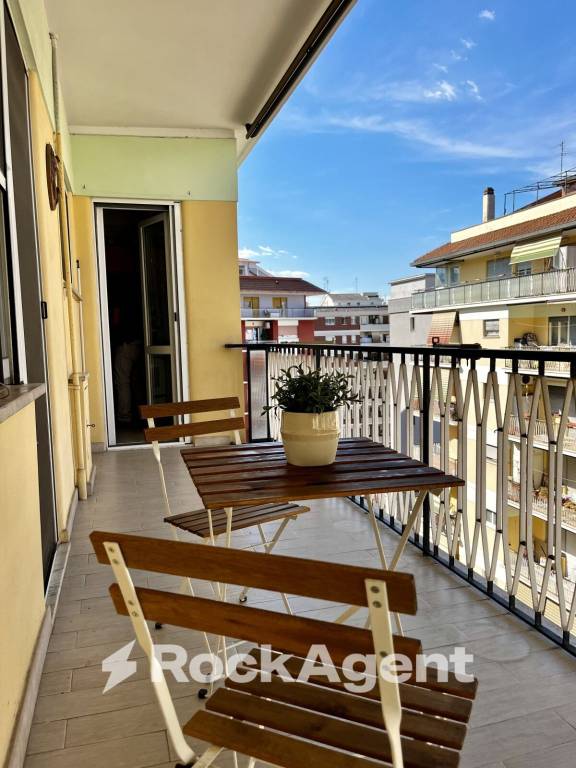 appartamento in vendita a Roma in zona Appio Claudio