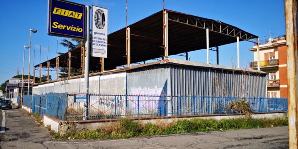 negozio in vendita a Roma in zona Romanina