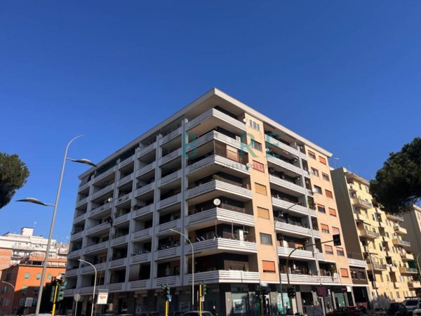 appartamento in vendita a Roma in zona Ardeatino