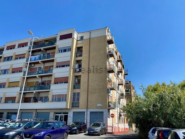 appartamento in vendita a Roma in zona Ostiense