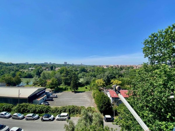appartamento in vendita a Roma in zona Ostiense