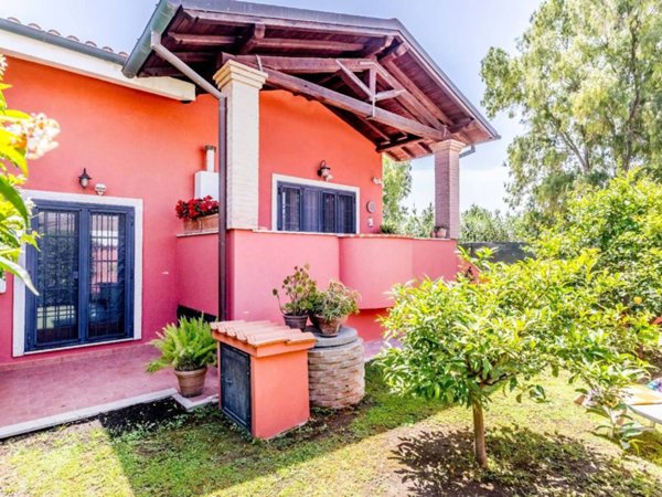 casa indipendente in vendita a Roma in zona Dragona/Bagnoletto