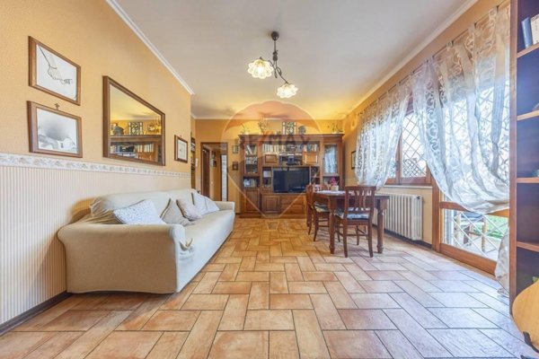 appartamento in vendita a Roma in zona Tor Cervara