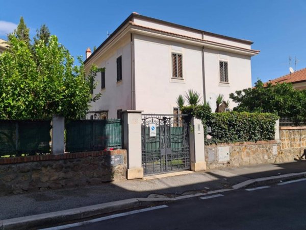 casa indipendente in vendita a Roma in zona Prenestino-Labicano