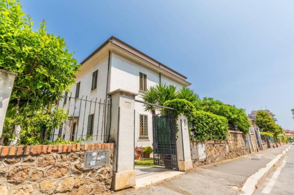 casa indipendente in vendita a Roma in zona Prenestino-Labicano