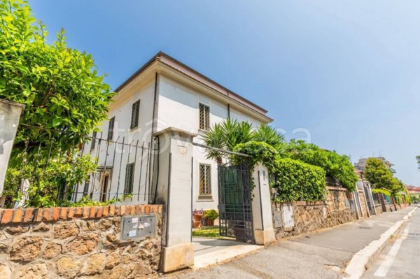casa indipendente in vendita a Roma in zona Prenestino-Labicano