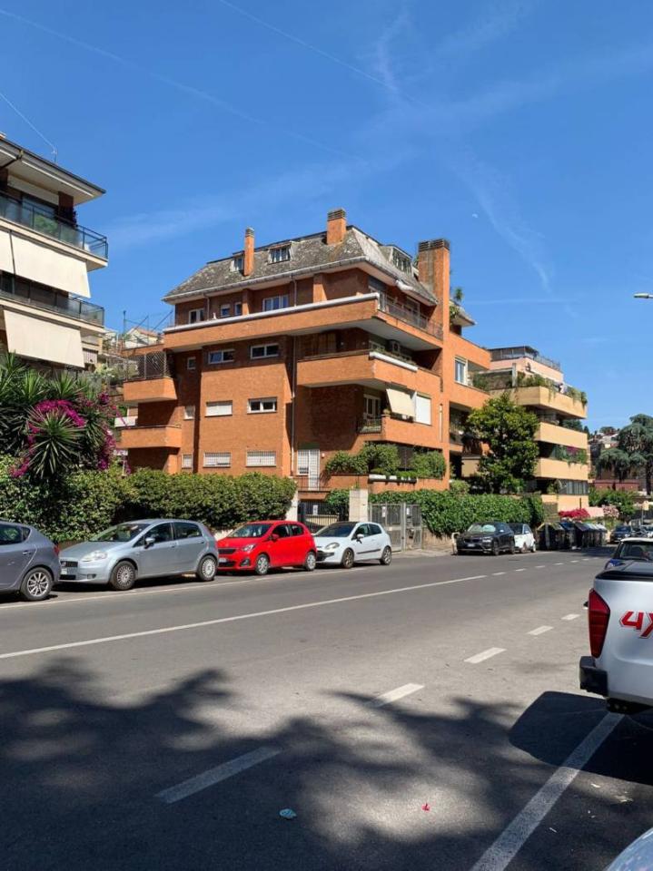 appartamento in vendita a Roma in zona Della Vittoria