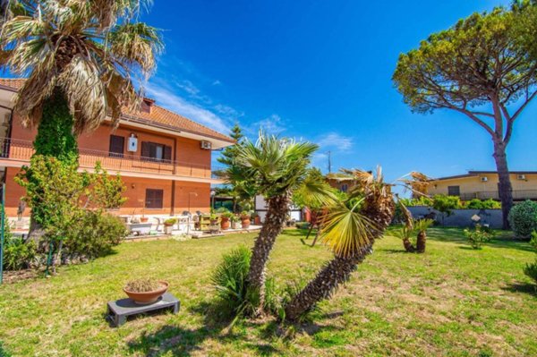 casa indipendente in vendita a Roma in zona Magliana Vecchia