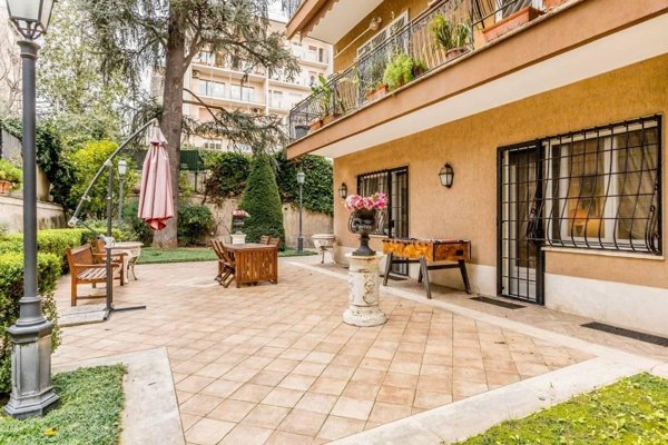 appartamento in vendita a Roma in zona EUR