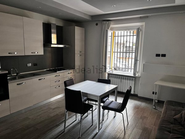 appartamento in vendita a Roma in zona Appio Latino