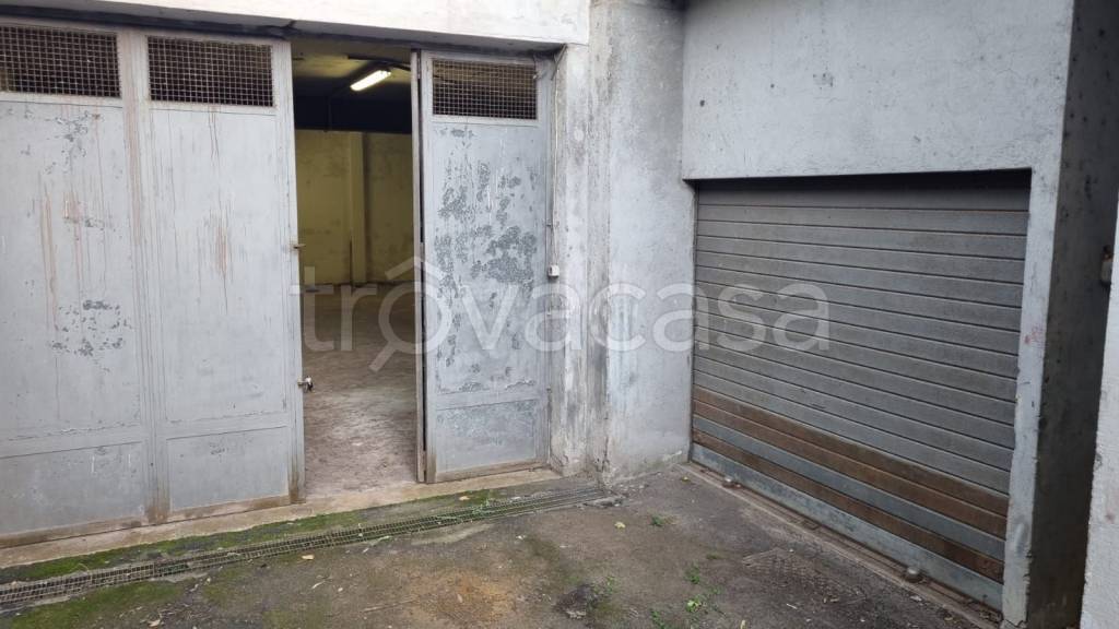 locale commerciale in vendita a Roma