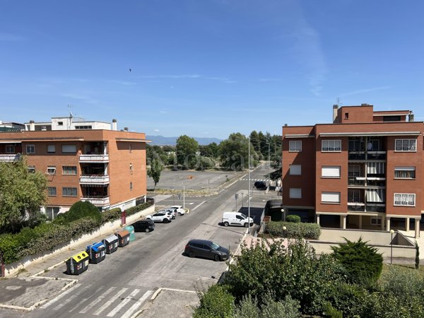 casa indipendente in vendita a Roma in zona San Basilio