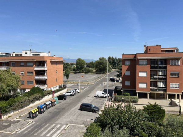 appartamento in vendita a Roma in zona Ponte Mammolo