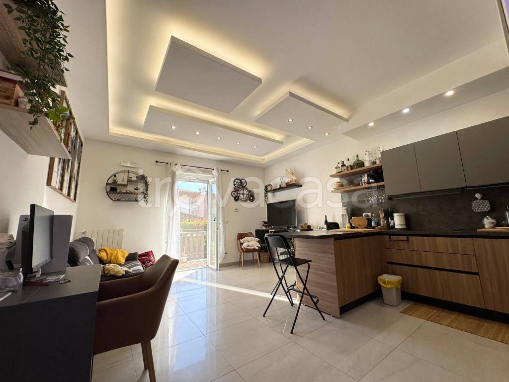 appartamento in vendita a Roma in zona Torre Gaia
