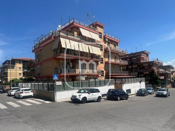appartamento in vendita a Roma in zona Finocchio