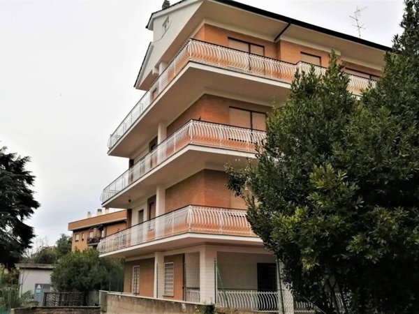 appartamento in vendita a Roma in zona Ponte Mammolo