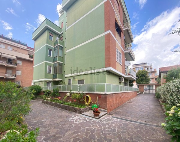 appartamento in vendita a Roma in zona Primavalle