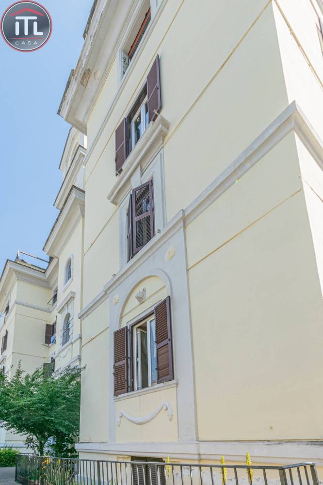 appartamento in vendita a Roma in zona Tuscolano