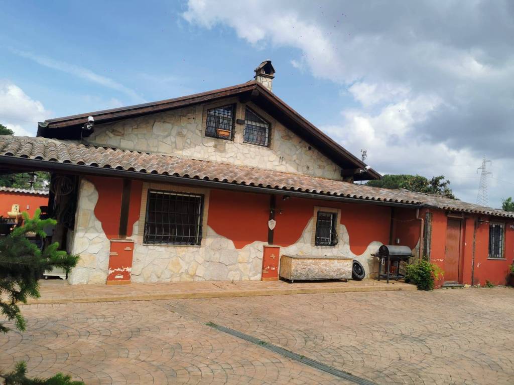 casa indipendente in vendita a Roma in zona Borghesiana