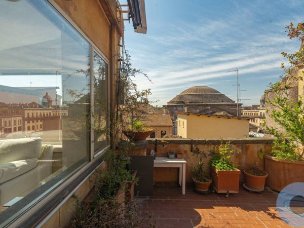 appartamento in vendita a Roma in zona Parione/Sant'Eustachio