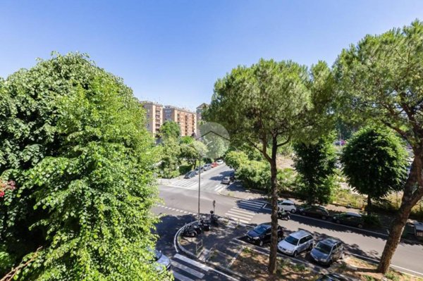 appartamento in vendita a Roma in zona Ostiense