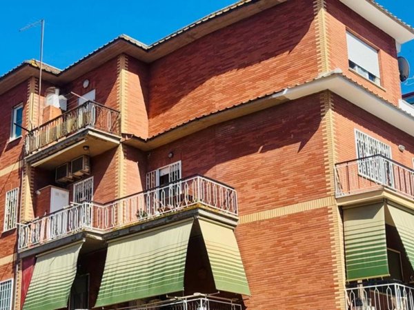 appartamento in vendita a Roma in zona Acilia
