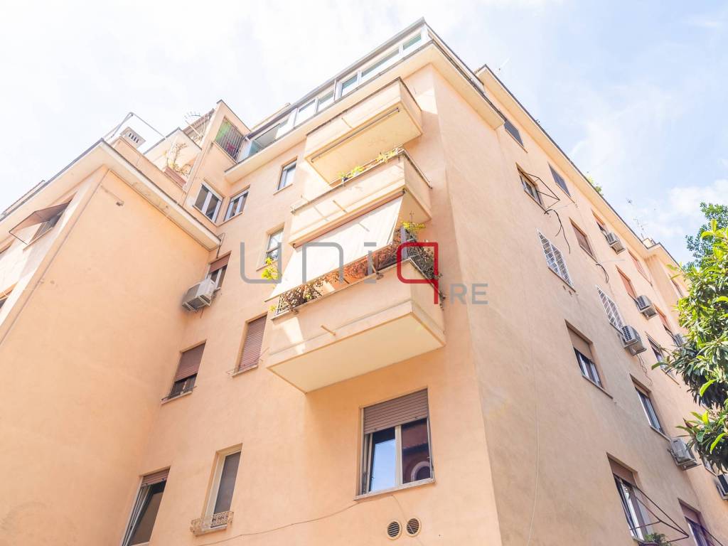 appartamento in vendita a Roma in zona Ostiense