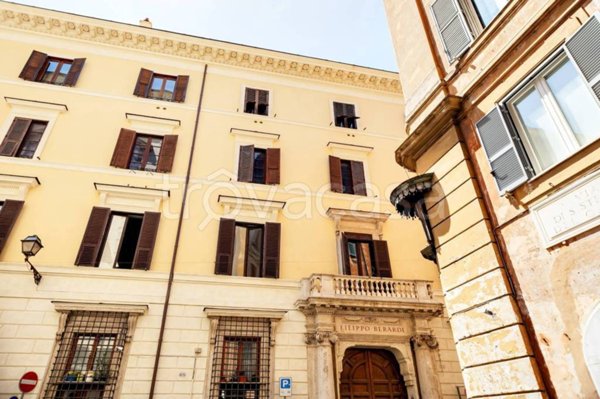appartamento in vendita a Roma in zona Parione/Sant'Eustachio