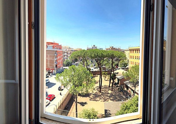 appartamento in vendita a Roma in zona Appio Claudio