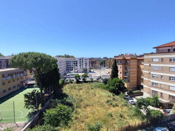 appartamento in vendita a Roma in zona Ardeatino
