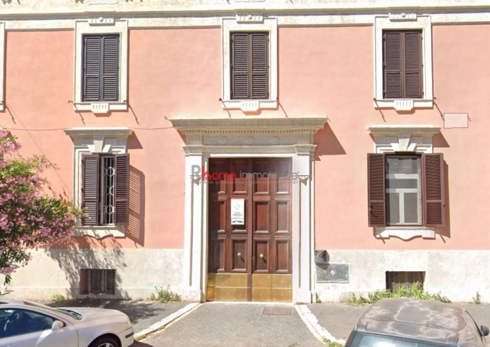 capannone in vendita a Roma in zona Rione Monti/Campitelli