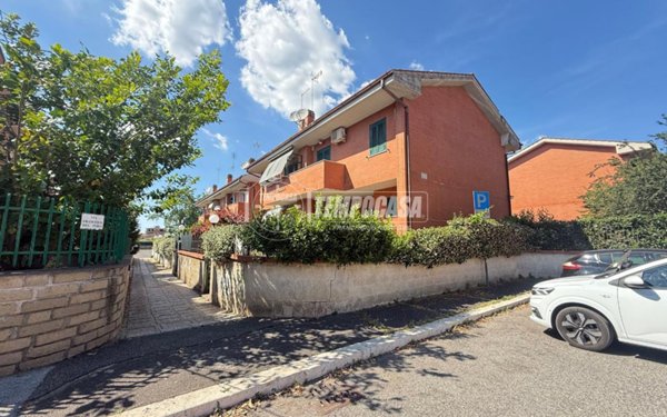 casa indipendente in vendita a Roma in zona Palmarola