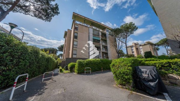 appartamento in vendita a Roma in zona EUR