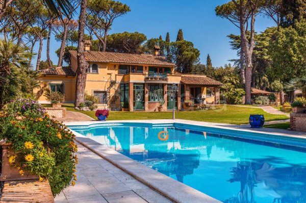 casa indipendente in vendita a Roma