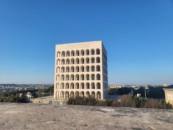 appartamento in vendita a Roma in zona EUR