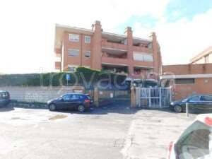 appartamento in vendita a Roma in zona Torre Angela