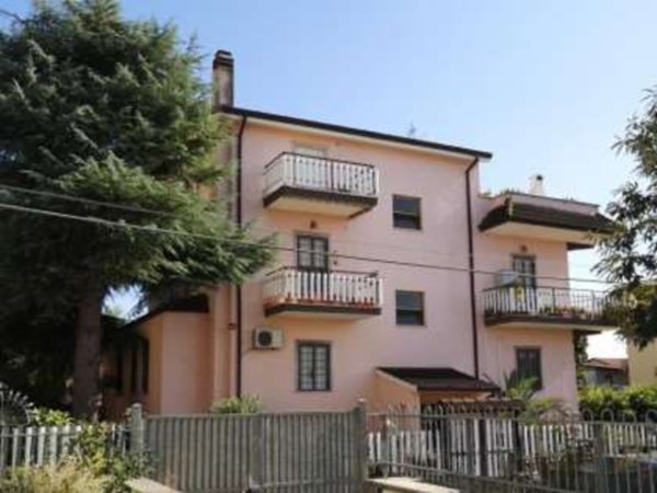 appartamento in vendita a Roma in zona Finocchio
