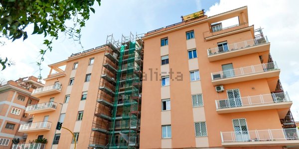 appartamento in vendita a Roma in zona Ardeatino