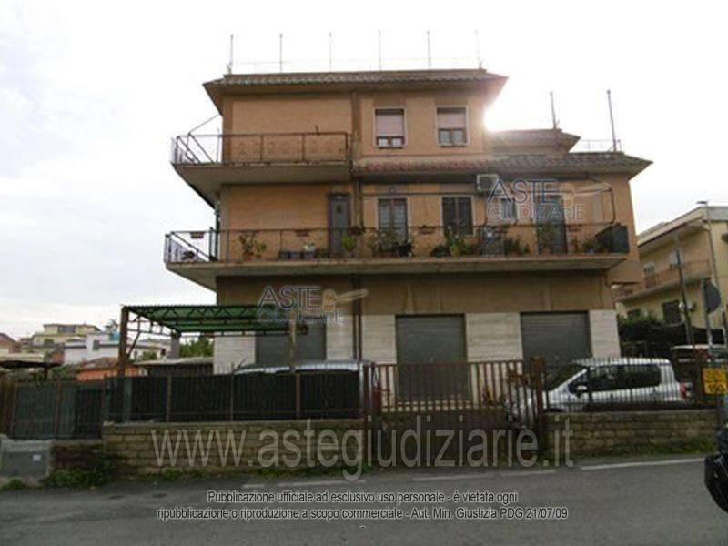 appartamento in vendita a Roma in zona Finocchio